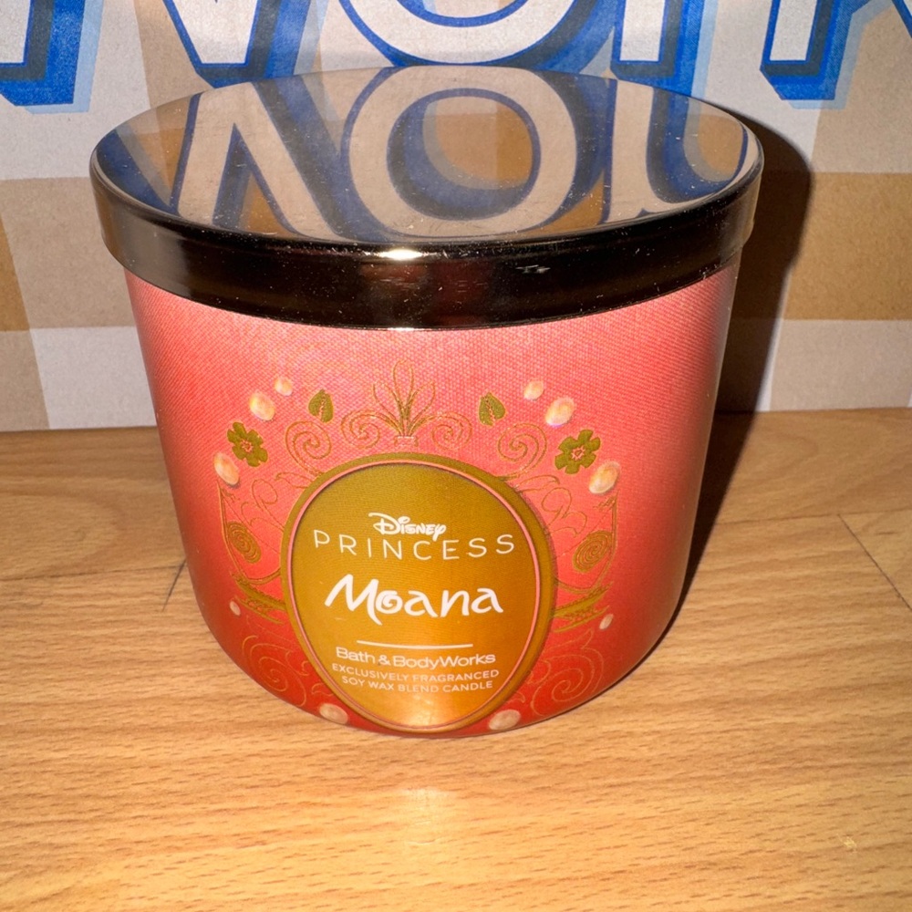 Disney Princess Moana 3-wick Candle